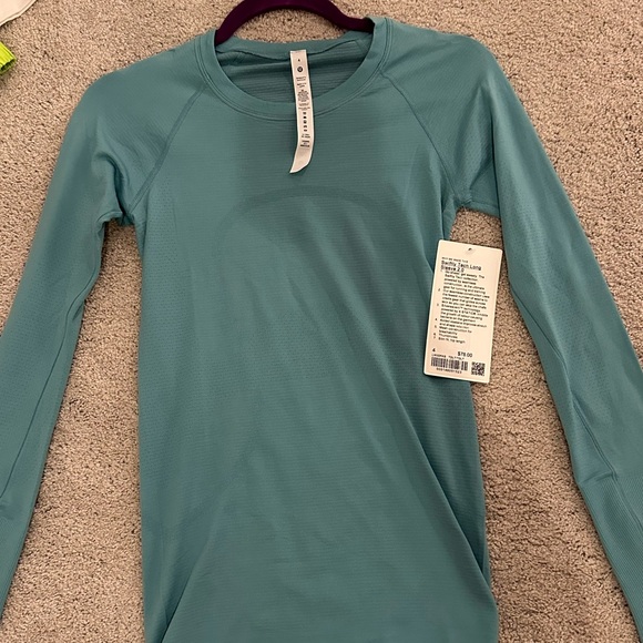 NWT lululemon swiftly tech 2.0 long sleeve - Picture 2 of 4